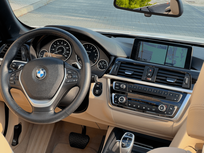 BMW 428i coupe/cabrio wynajem wnętrze