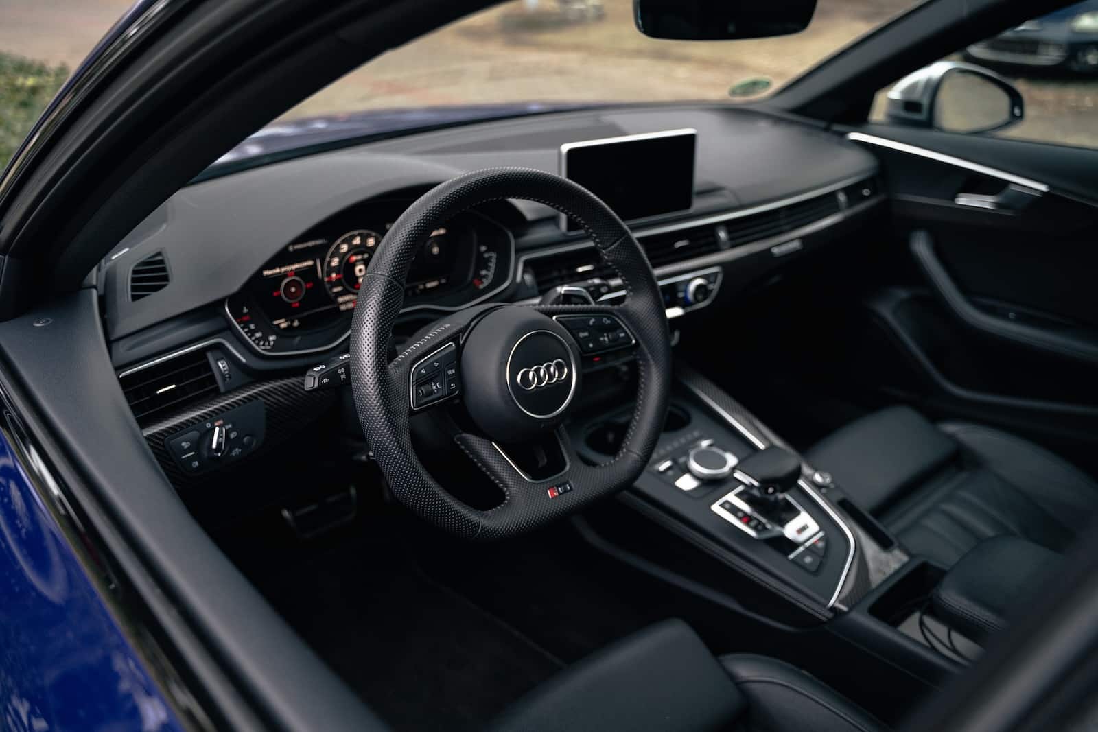 Audi RS4 Sport Quattro - obrazek 11