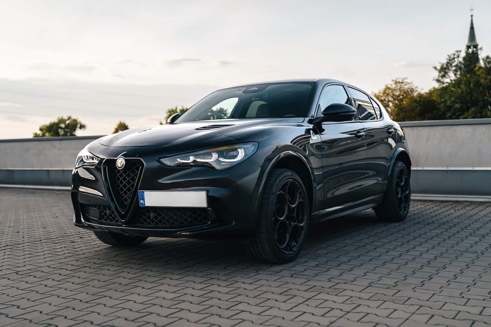 alfa-romeo-stelvio-quadrifoglio-wynajem-lewy-front
