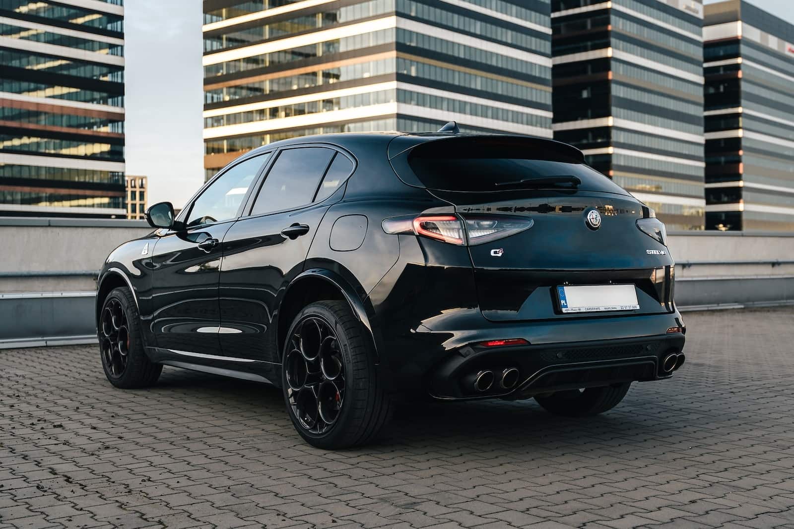 Alfa Romeo Stelvio Quadrifoglio V6 - obrazek 9