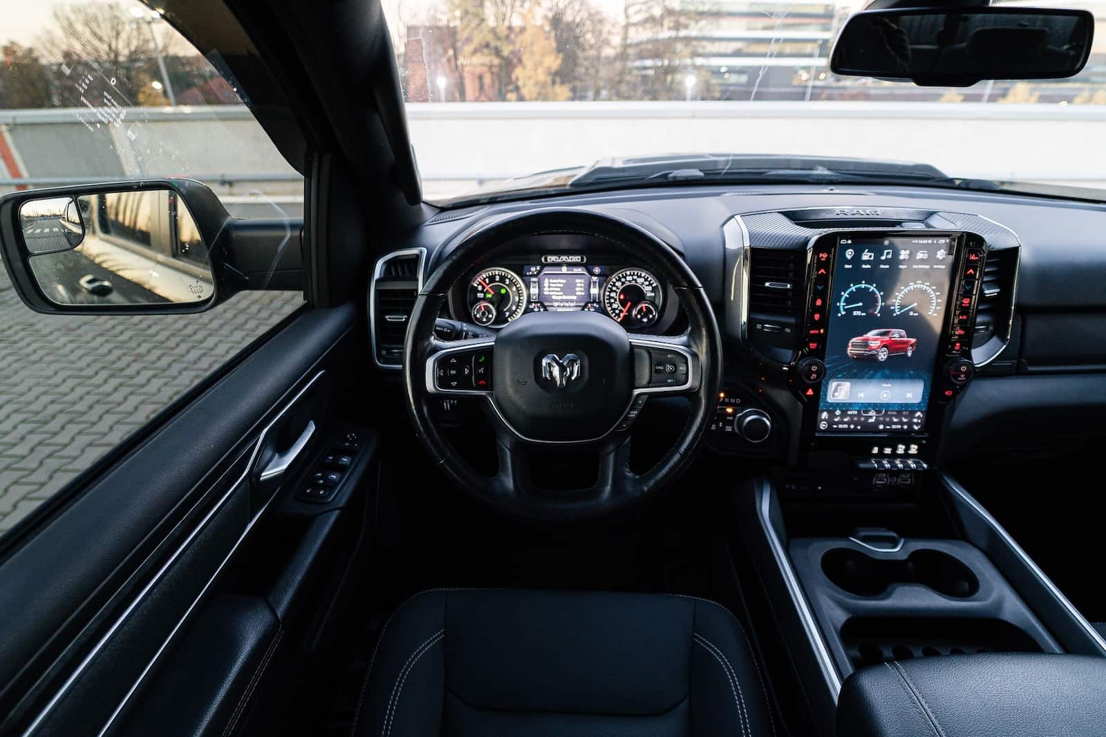 dodge-ram-pozycja-za-kierownica