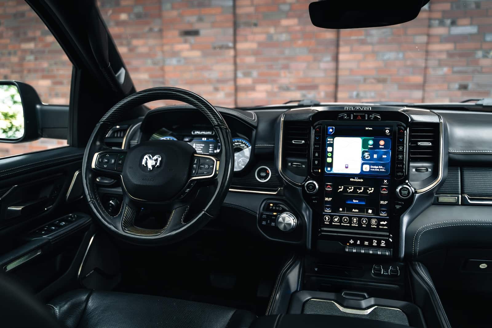 Dodge RAM 1500 Limited 4x4 5.7L HEMI - obrazek 3