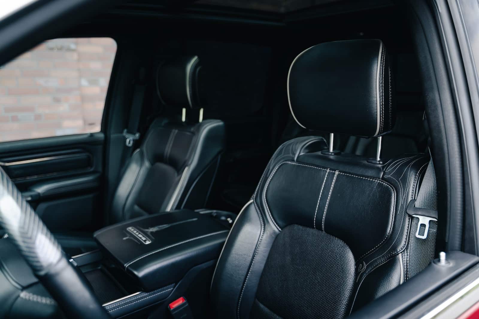 Dodge RAM 1500 Limited 4x4 5.7L HEMI - obrazek 4