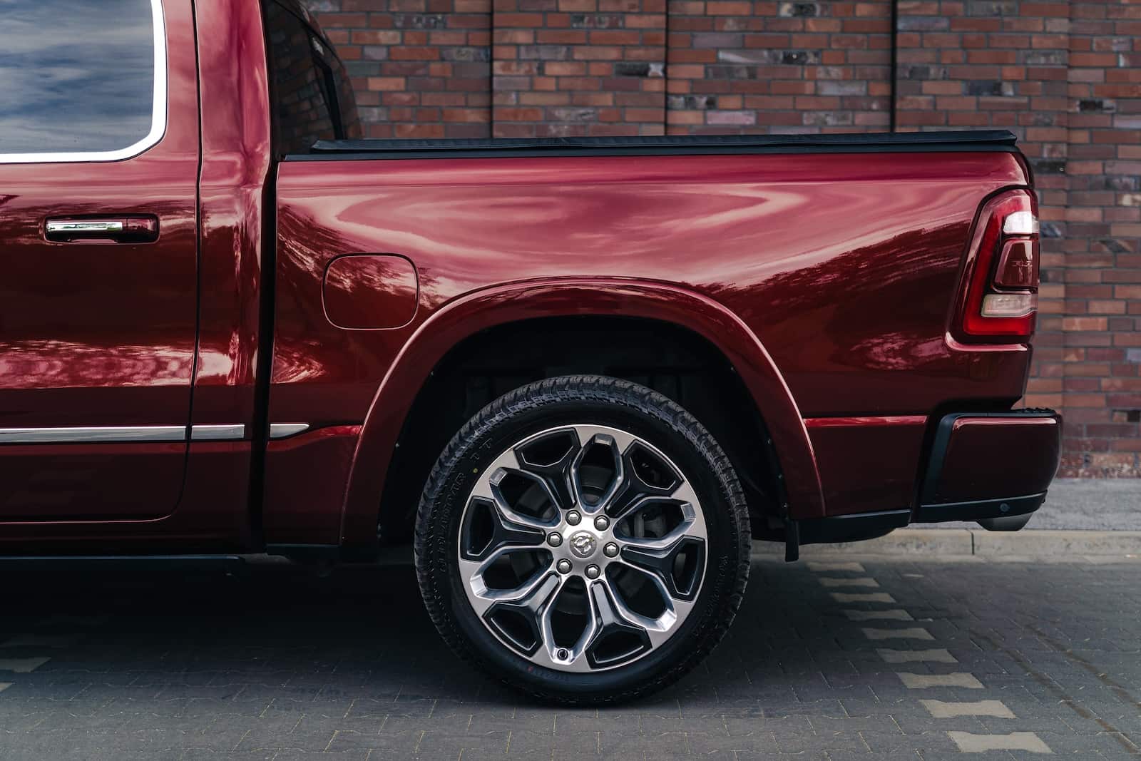 Dodge RAM 1500 Limited 4x4 5.7L HEMI - obrazek 12