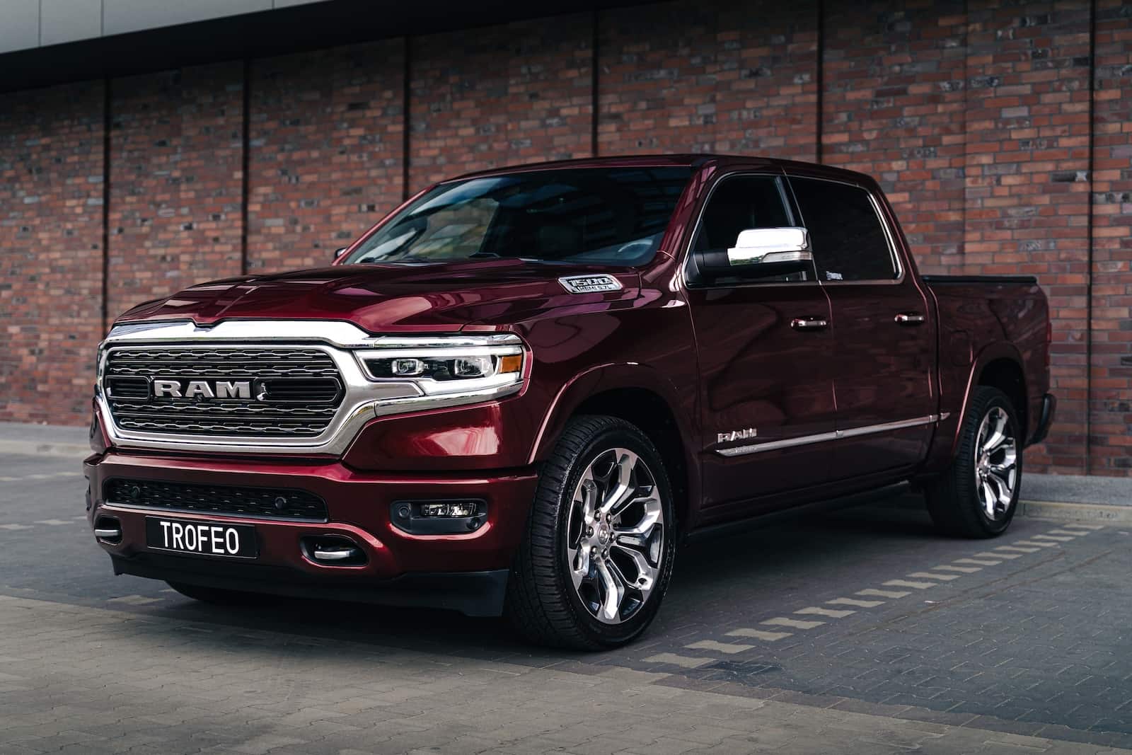 Dodge RAM 1500 Limited 4x4 5.7L HEMI - obrazek 13