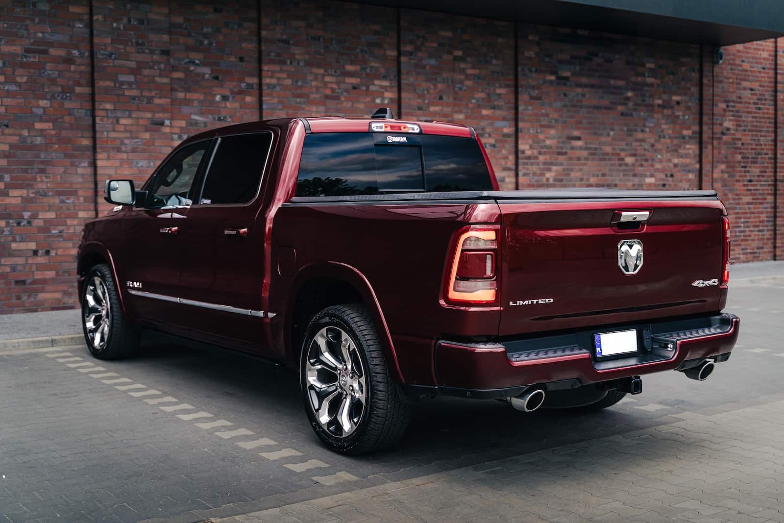 Dodge RAM 1500 Limited 4x4 5.7L HEMI - obrazek 2